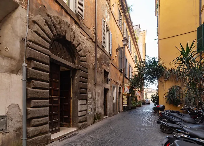 Guesthost - Near Piazza Navona Apartment *